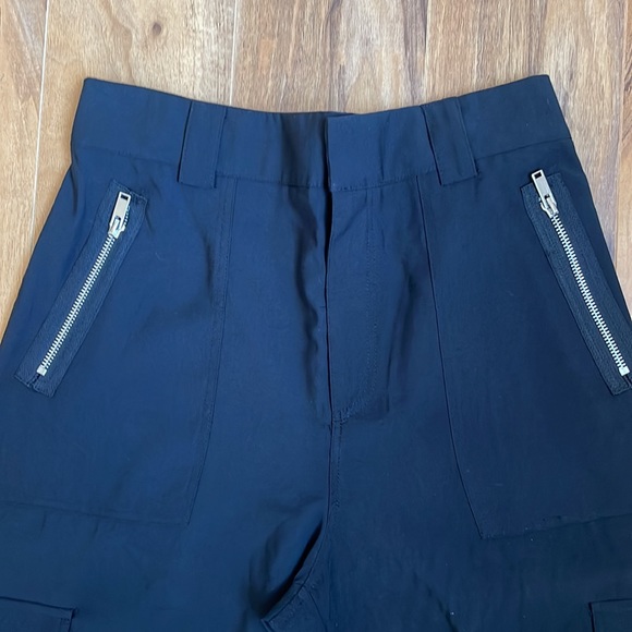 NWT FOREVER 21 Woven Ankle Pant // Zippers// Black // L Women’s - Picture 2 of 6